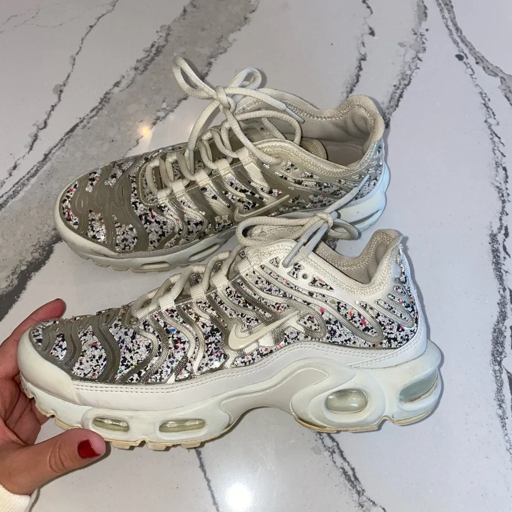 Nike air max plus in phantom silver - Picture 4 of 4